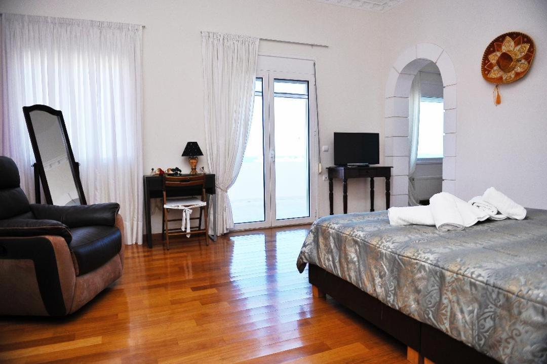 Villa Aphrodite คอลิมวาริออน ภายนอก รูปภาพ